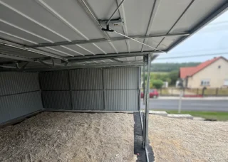 Eurostal.cz - interiér garáže, střed garáže