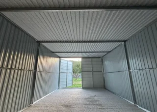 Eurostal.cz - interiér garáže, střed garáže