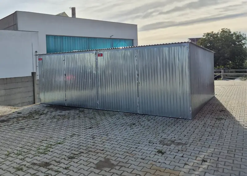 Dvougaraz_6x6_zadni_pozink