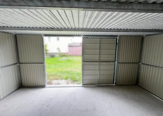 Plechová garáž, sklad 5x3m s dveřmi, široký panel RAL 6029 zelený