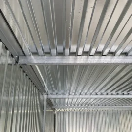 Plechová garáž 3 x 5 m zadní spád – pozinkovaná konstrukce