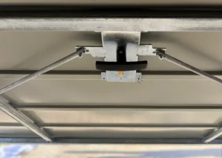 výklopná vrata široký panel